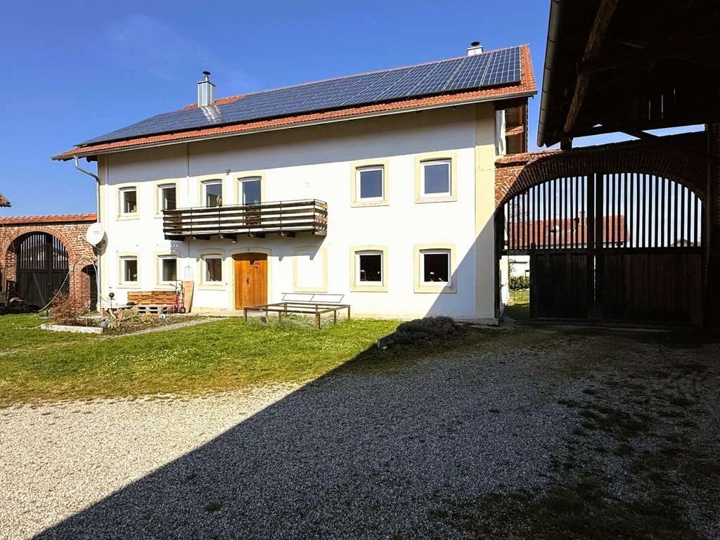 Immobilie in Triftern - Solider Vierseithof ( mit sanierten Wohnhaus, 2 Ställe, Stadl und großer PV-Analge - Bild 4