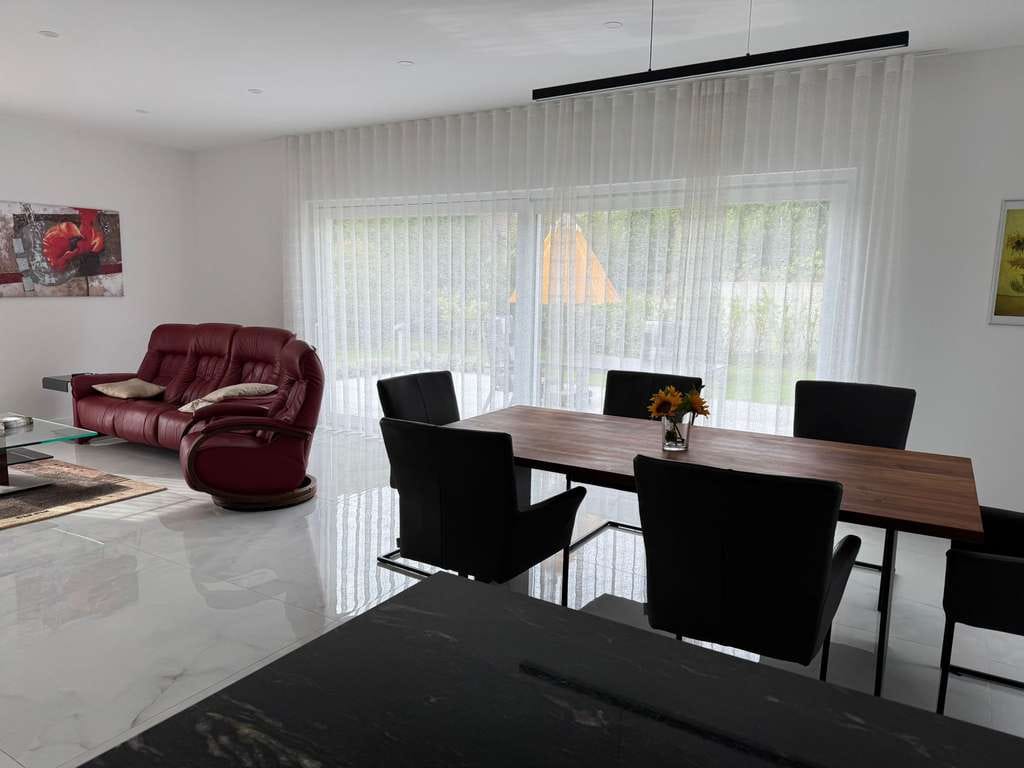 Immobilie in Flammersfeld - Neuwertiges, massiv gebautes Einfamilienhaus in familienfreundlicher Wohnlage von Flammersfeld - Bild 3