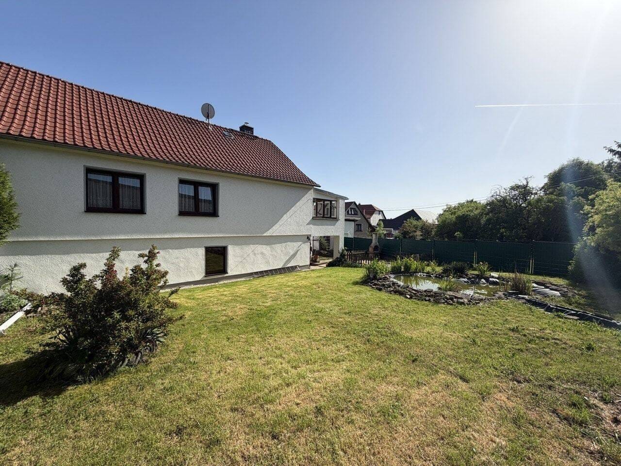 Immobilie in Bad Sulza - Großzügiges Zweifamilienhaus mit schönem Garten! Zwei Wohnungen, zwei Eingänge, ein Haus! - Bild 1