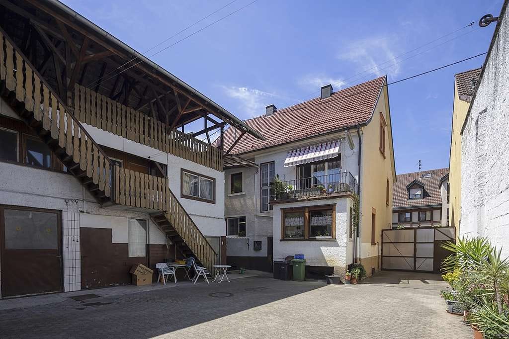 Immobilie in Ihringen - Zentral leben mit großer Ausbaureserve in Ihringen - Bild 1