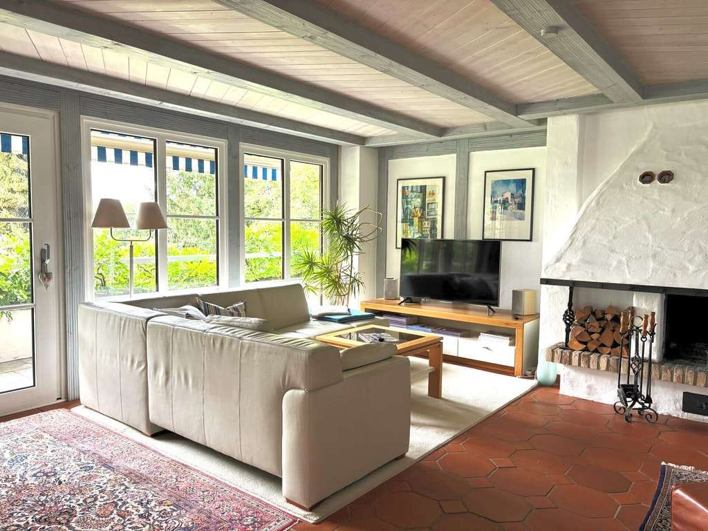 Immobilie in Bodnegg - Architektenhaus im Landhausstil mit Gartenidyll und traumhaftem Fernblick - Bild 3