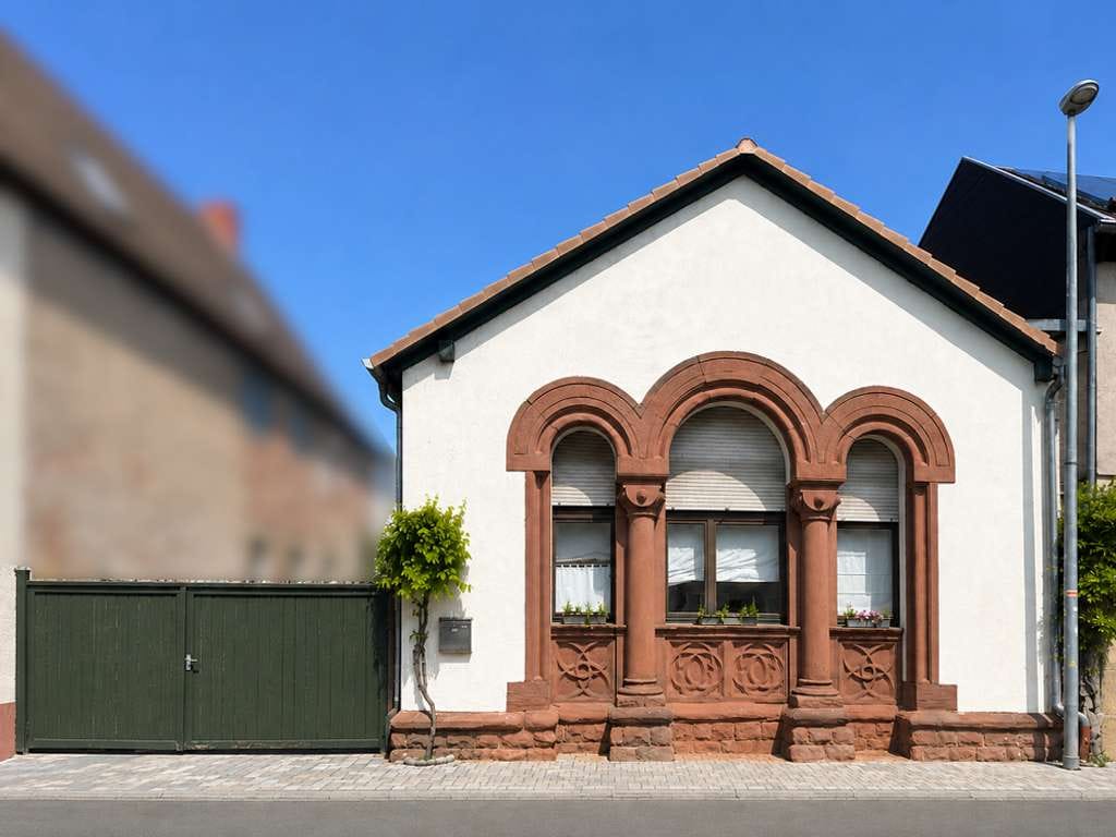 Immobilie in Haßloch - Historisches Gebäude mit Geschichte, großzügigem Wohnkonzept, Hof und Scheune in zentraler Lage - Bild 0