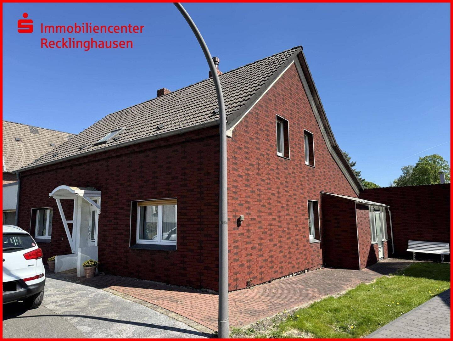 Immobilie in Recklinghausen - * * * Seltene Gelegenheit: Freistehendes Zweifamilienhaus mit XXL-Grundstück * * * - Bild 0