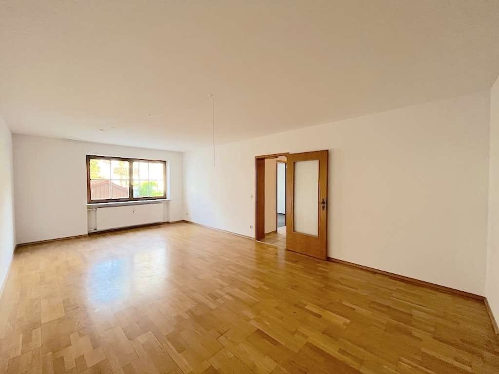 Immobilie in Neuötting - Wohnzimmer XXL – 2,5-Zimmer-Wohnung mit Balkon - Bild 0