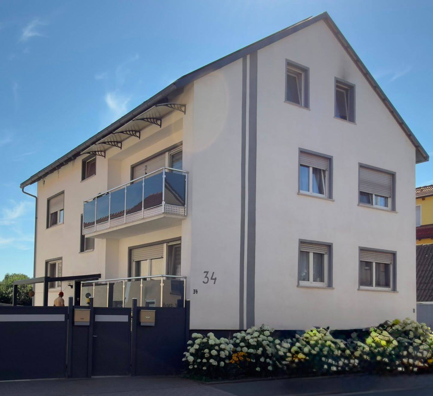Immobilie in Schlüsselfeld - Familienfreundliches Zweifamilienhaus mit Balkon in Schlüsselfeld OT Thüngfeld - Bild 0