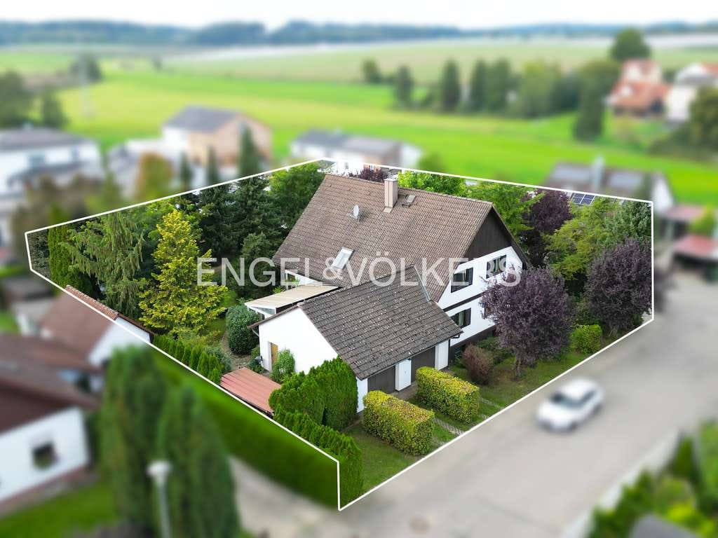 Immobilie in Pentling - Architektenhaus mit Einliegerwohnung: Stilvolles Wohnen, lichtdurchflutete Räume und parkähnliche... - Bild 0