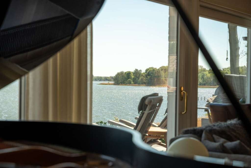 Immobilie in Borgwedel - Wohnen an der Schlei
Ein Haus zwischen Wasser, Landschaft und Horizont - Bild 3
