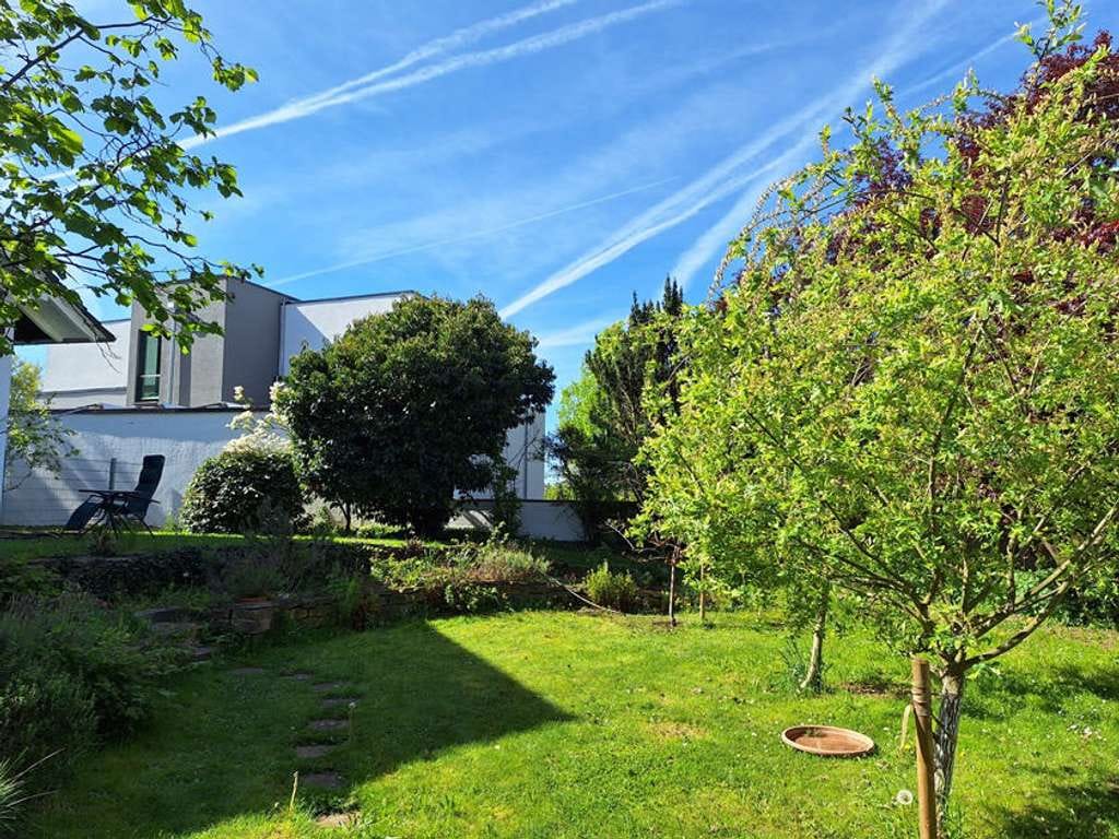 Immobilie in Karlsdorf-Neuthard - Großzügiges, freistehendes 1-Fam.-Haus in sehr schöner, ruhiger Randlage von Karlsdorf - Bild 2