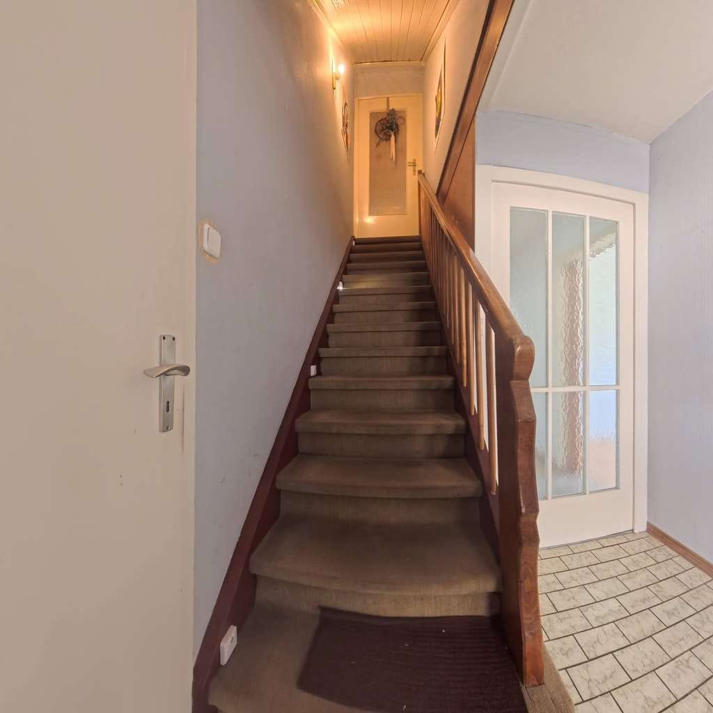 Immobilie in Eschenbach - Zweifamilienhaus, 197 m², 8 Zimmer, 399 m² Grundstück – 379.000 € - Bild 3