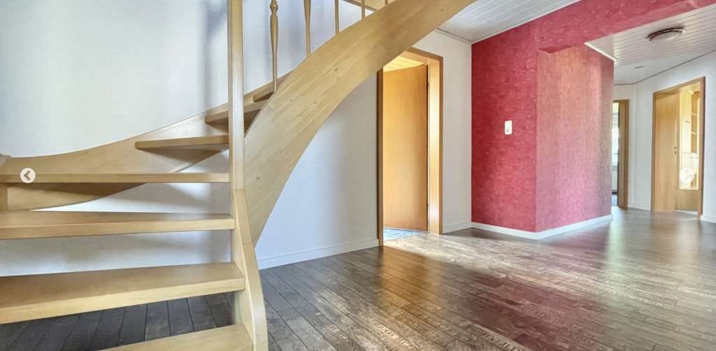 Immobilie in Friedewald - Großzügiges Zweifamilienhaus mit 3 Garagen und Garten - Bild 3