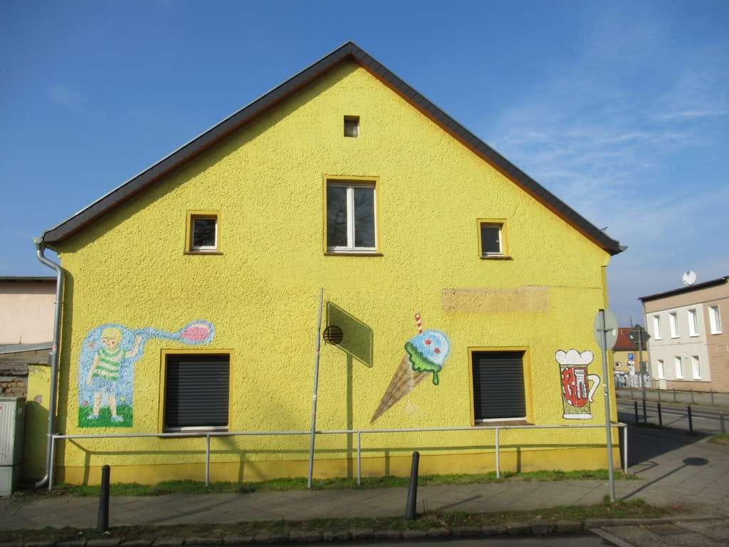 Immobilie in Eberswalde - 2 Häuser auf einem Grundstück Zentrum EFH Gewerbe 5 Garagen Halle privat - Bild 0