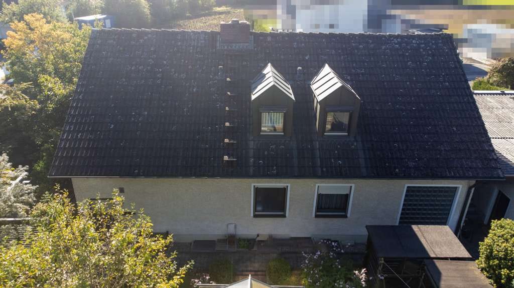 Immobilie in Schnaittenbach - Familienfreundliches Wohnhaus mit Balkon, Terrasse und Einliegerwohnung - Bild 4