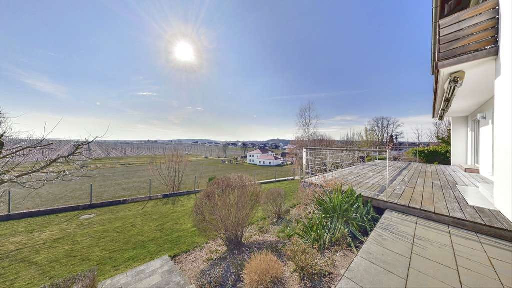 Immobilie in Elsendorf - Renoviertes EFH mit schönem Garten und traumhafter Aussicht! - Bild 1