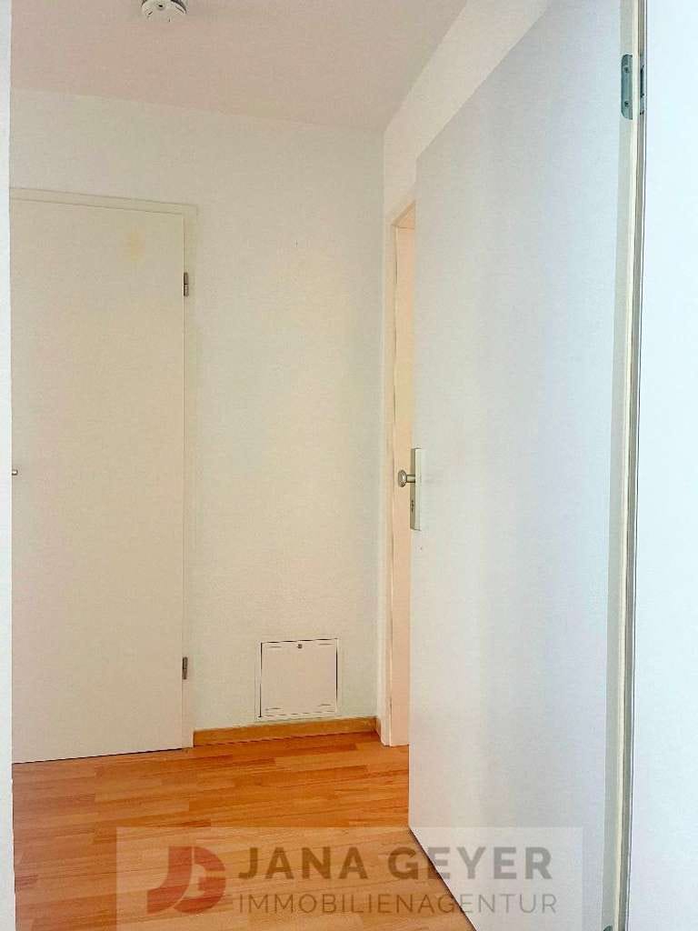 Immobilie in Schönwölkau - NAHE KROSTITZ * RUHIGE WOHNANLAGE IN MOCHERWITZ * APARTMENT mit 2 WOHNRÄUMEN und GROSSEM BALKON *... - Bild 4