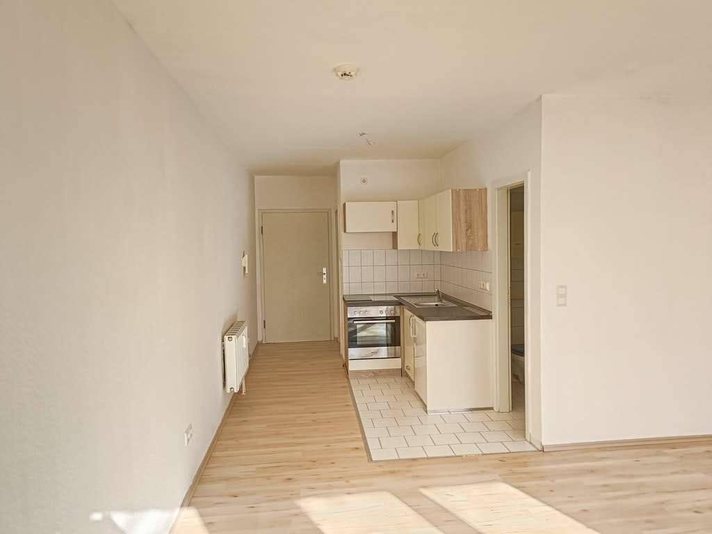 Immobilie in Goethestadt Bad Lauchstädt - Schöne 2 Zi. Wohnung mit großem Südwest-Balkon in idyllischer Lage - Bild 4