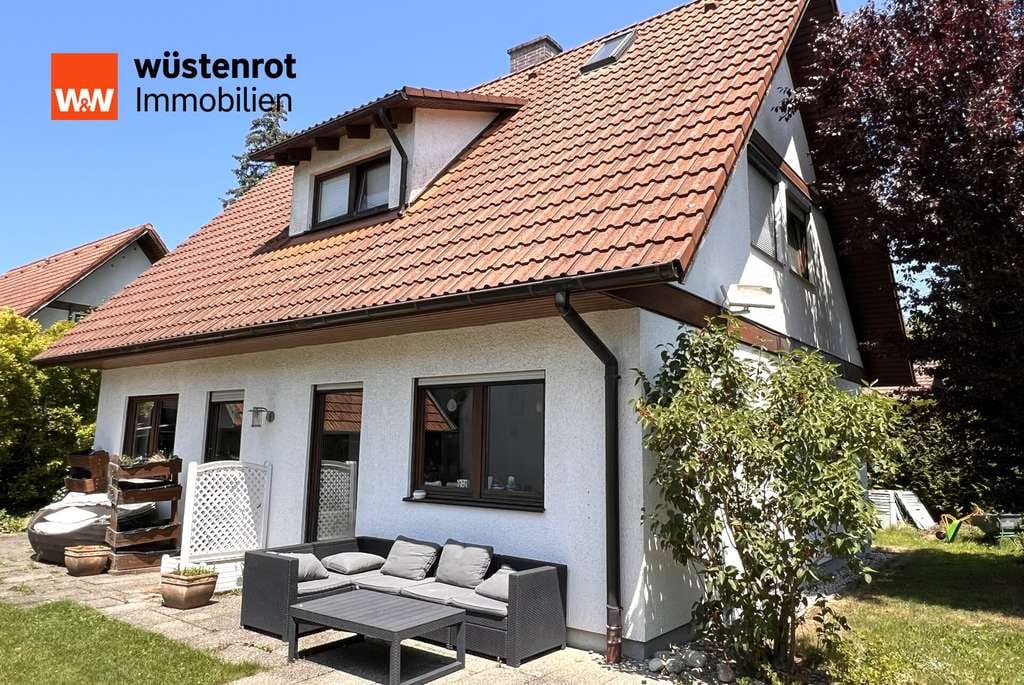 Immobilie in Krailling - Sonniges Einfamilienhaus zum Renovieren in bester Lage - Bild 0
