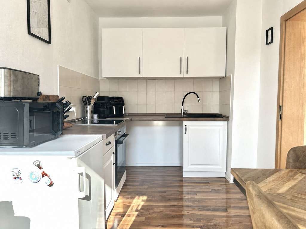 Immobilie in Augsburg - Stilvolle 2-Zimmer-Dachgeschosswohnung mit Küche | Augsburg-Spickel | ca. 1 km zur Innenstadt - Bild 4