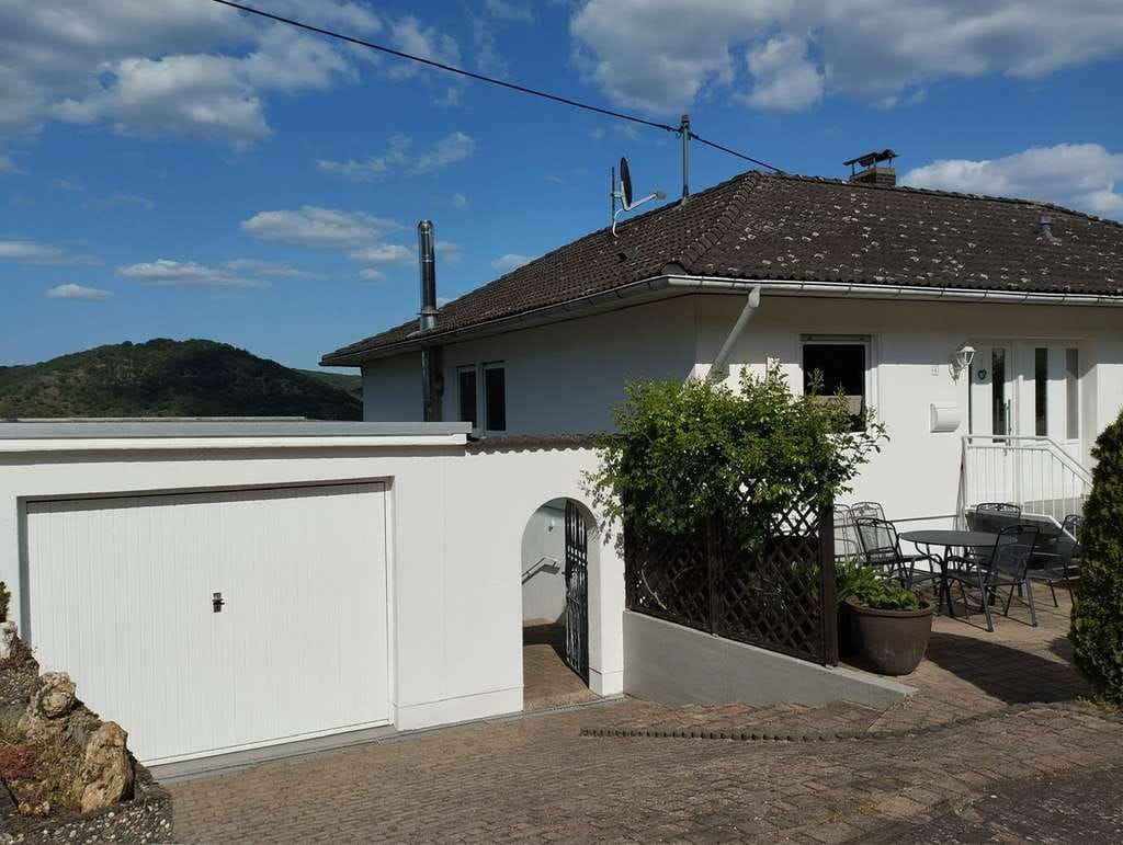 Immobilie in Bacharach - ** Traumhaft wohnen mit unverbaubarem Rheinblick – Einfamilienhaus mit Charme in Bacharach-Neurath** - Bild 1