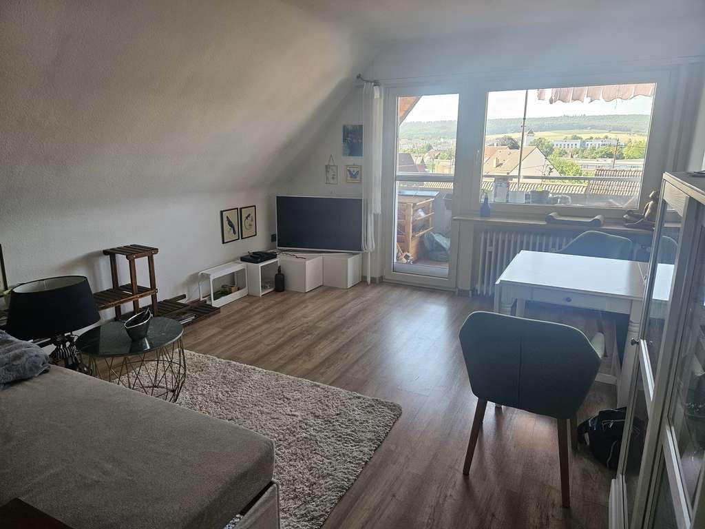 Immobilie in Schwaigern - Gemütliche Maisonettewohnung über den Dächern von Schwaigern – Unverbaubare Aussicht & eigene Garage - Bild 4