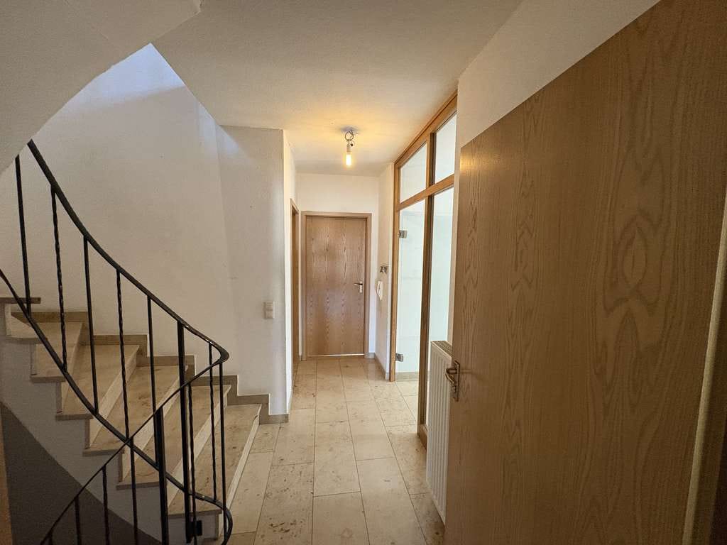 Immobilie in Oberdachstetten - Ihre Chance: Mehrfamilienhaus mit riesigem Grundstück und Gestaltungsfreiheit - Bild 0