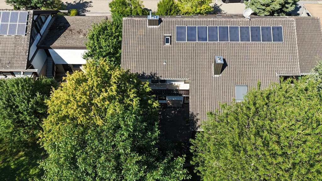 Immobilie in Heilsbronn - Exklusives Einfamilienhaus mit innenliegendem Pool - einmalige Gelegenheit! - Bild 2