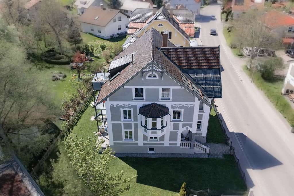Immobilie in Buchenberg - Repräsentativ. Werthaltig. Charakterstark. Jugendstilvilla mit 3 Wohneinheiten in Buchenberg - Bild 2