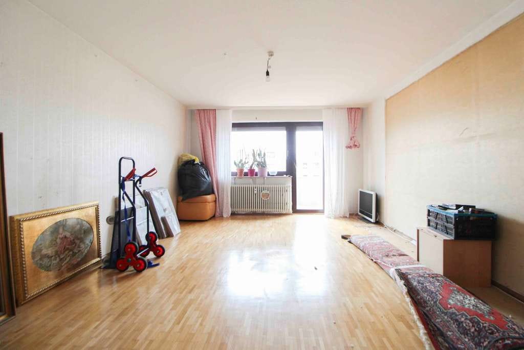 Immobilie in Eberdingen - Penthouse-Wohnung mit Weitblick, Balkon, Aufzug und TG-Stellplatz in ruhiger Lage von Hochdorf - Bild 1