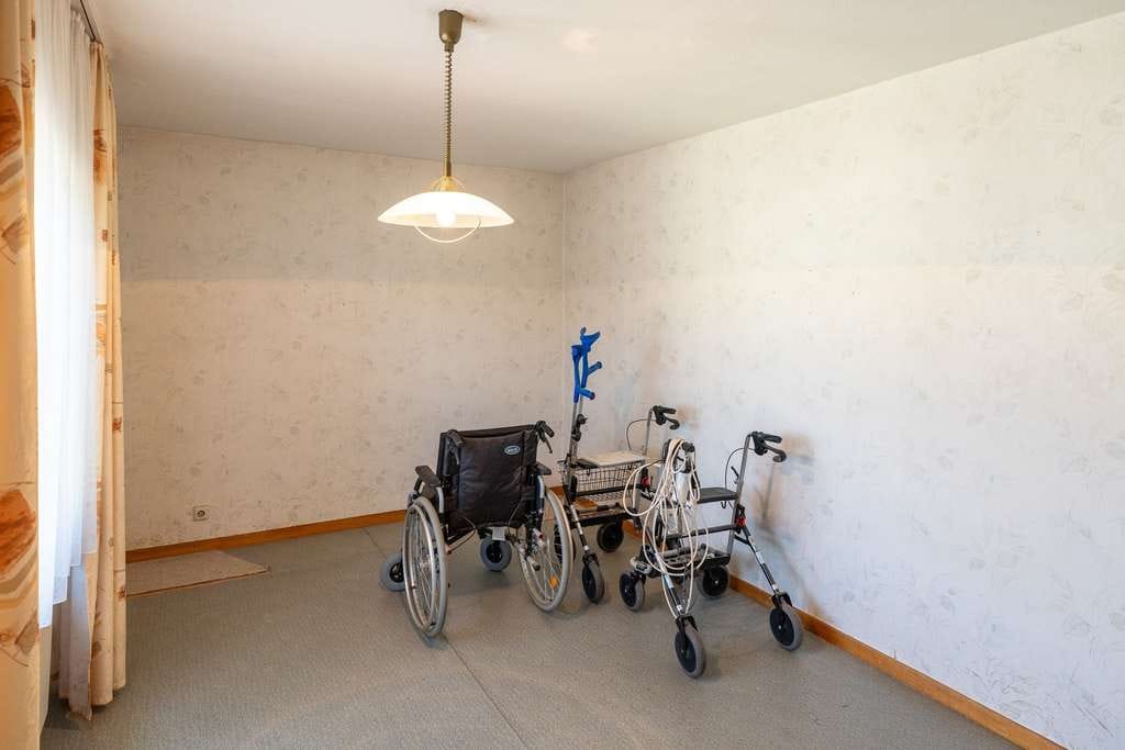 Immobilie in Montabaur - VOR DEN TOREN VON MONTABAUR UND NAHE DER A3!!! - Haus mit Potential! - Bild 4