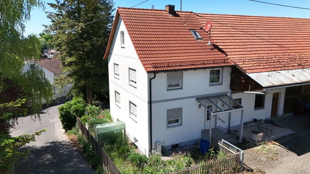 Immobilie in Mering - Zentral gelegenes Einfamilienhaus im guten Zustand - Bild 0