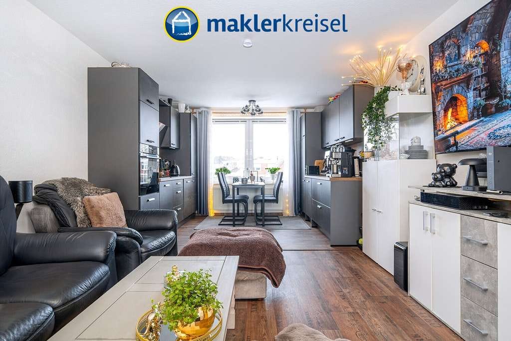 Immobilie in Esens - Wohnen auf zwei Ebenen – Maisonettewohnung in zentraler Innenstadtlage von Esens - Bild 0
