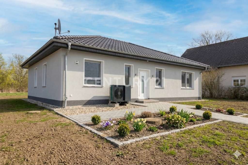 Immobilie in Sydower Fließ - Energieeffizienz A | Sofort-Einzug: Heller Bungalow mit Feldblick -10 Min. bis Bernau- - Bild 1