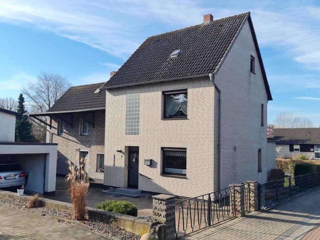 Immobilie in Lengede - Einfamilienhaus mit Charme und Potenzial! - Bild 1