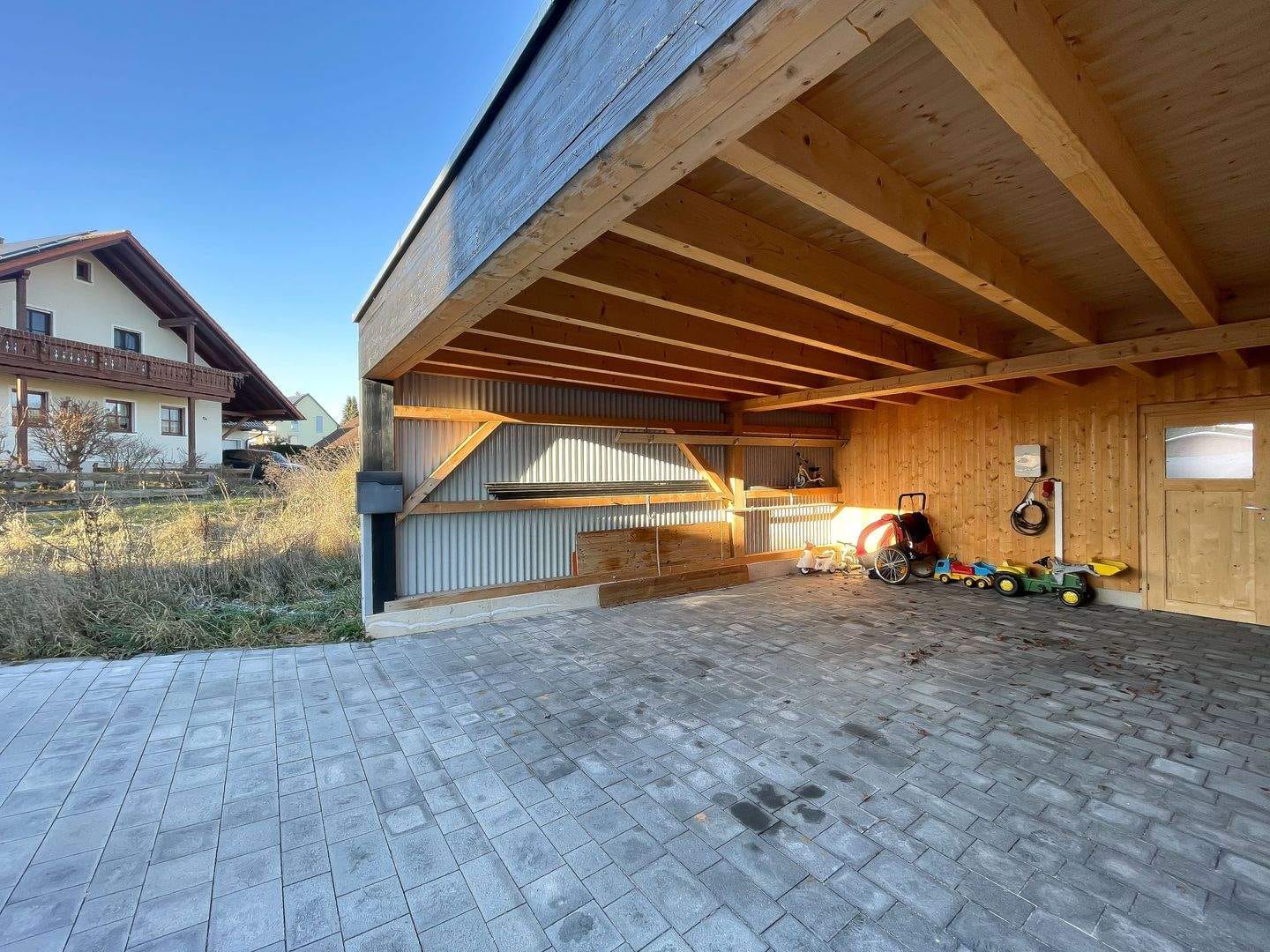 Immobilie in Hirschau - Neuwertiges Energieeffizienzhaus mit PV-Anlage und Wallbox in Holzbauweise! - Bild 4