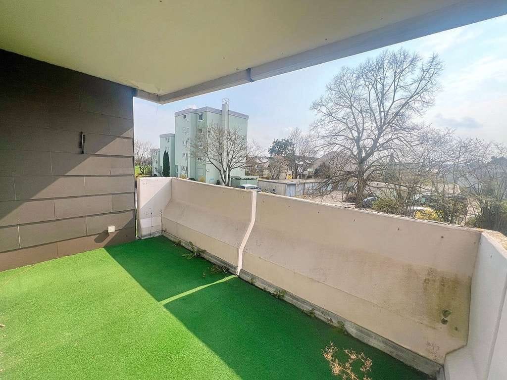 Immobilie in Ditzingen - Ruhige Oase am Rand von Ditzingen: sonnige 2-Zi. Wohnung mit EBK, Süd-Balkon und TG-Box - Bild 4