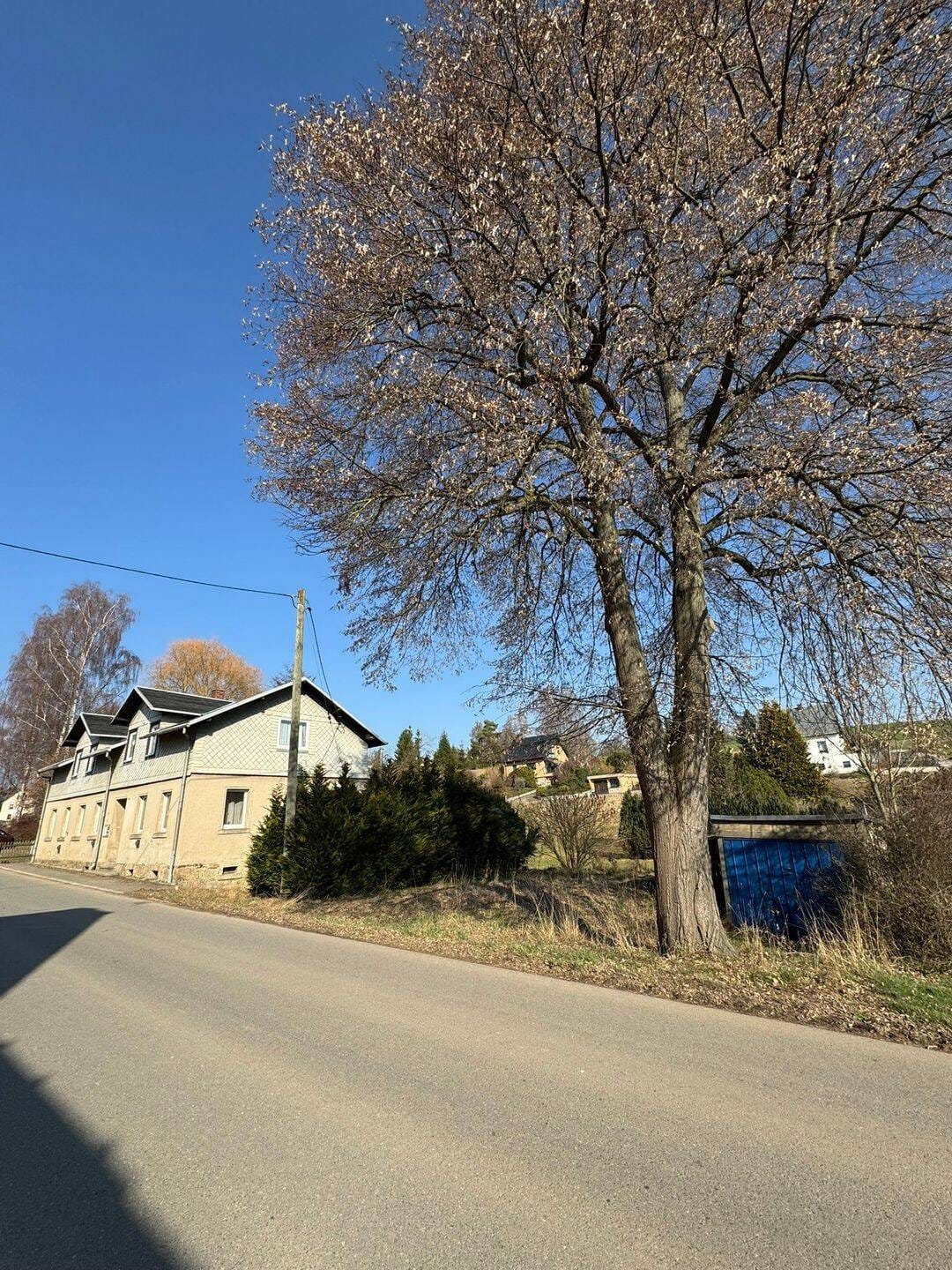 Immobilie in Lengenfeld - Großzügiges Grundstück mit Sanierungshaus und zusätzlichem Baugrundstück in Waldkirchen (Sachsen) - Bild 1