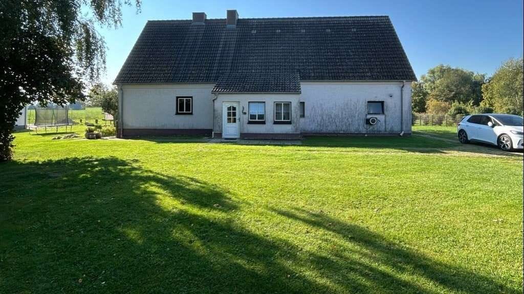Immobilie in Niepars - Ganz viel Land - 5 Minuten bis Stralsund - Bild 0