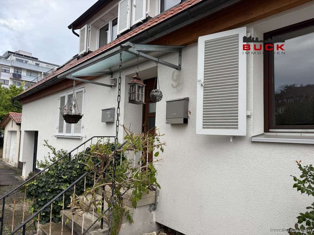 Immobilie in Kuchen - Sowas gibt es nicht so oft... viel Platz, eigene Garage und Gartenanteil zum Kauf - Bild 1