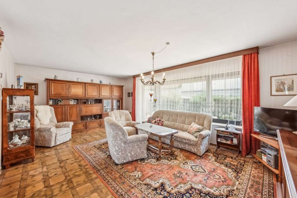 Immobilie in Kleinostheim - Wohnen, wo andere Urlaub machen – Ihr Zuhause mit Mainblick und Gartenidylle - Bild 2