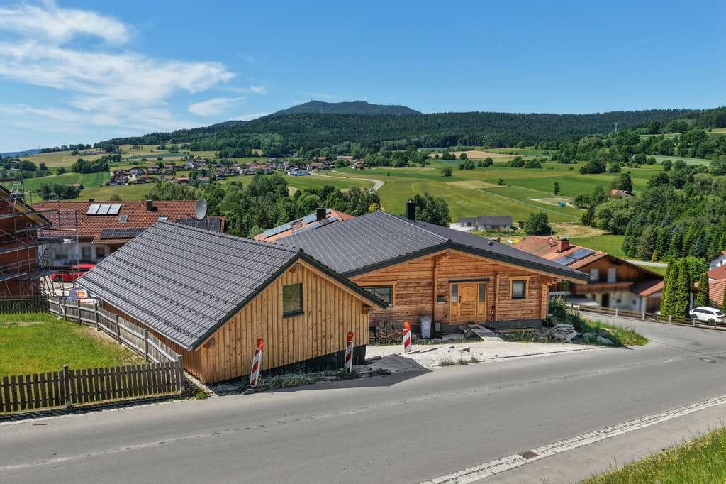 Immobilie in Arrach - Ihr Traum vom Blockhaus – Modernes Wohnen inmitten der Natur in Arrach! - Bild 0