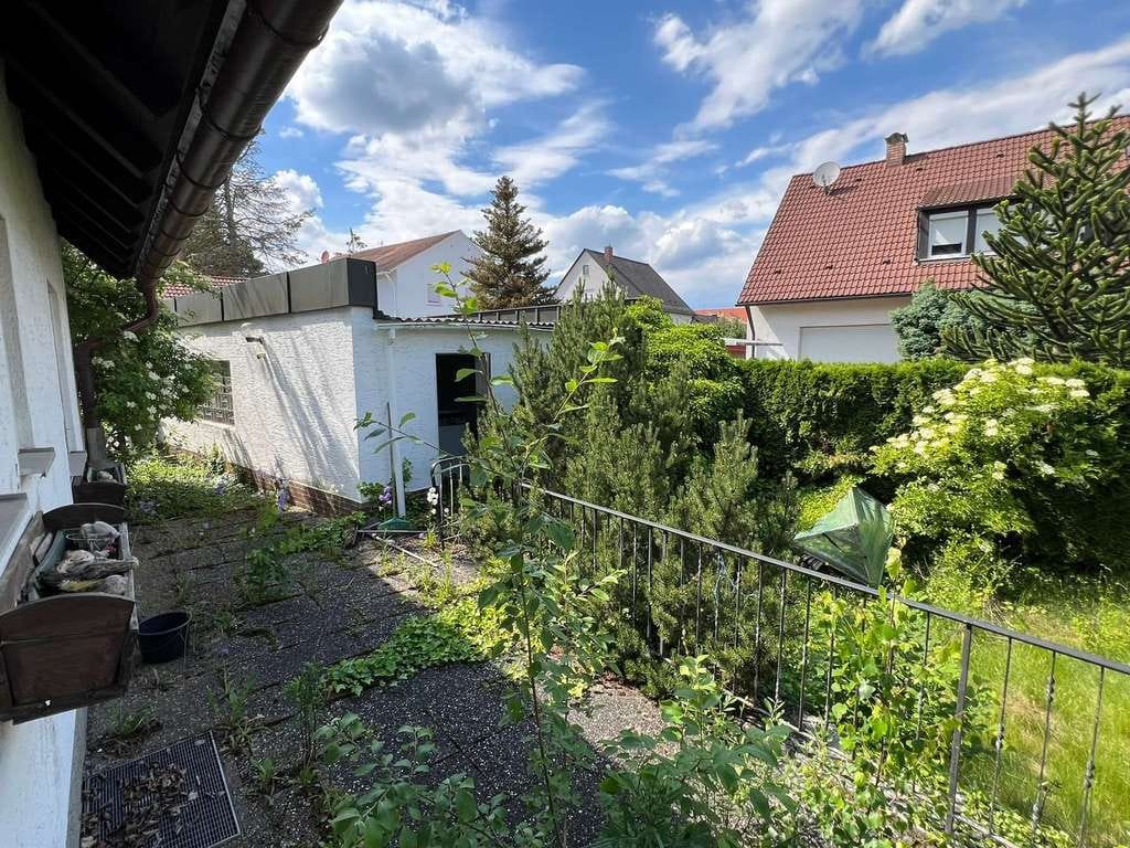 Immobilie in Seukendorf - Ruhig gelegenes Wohnhausgrundstück mit Entwicklungspotenzial - Bild 2