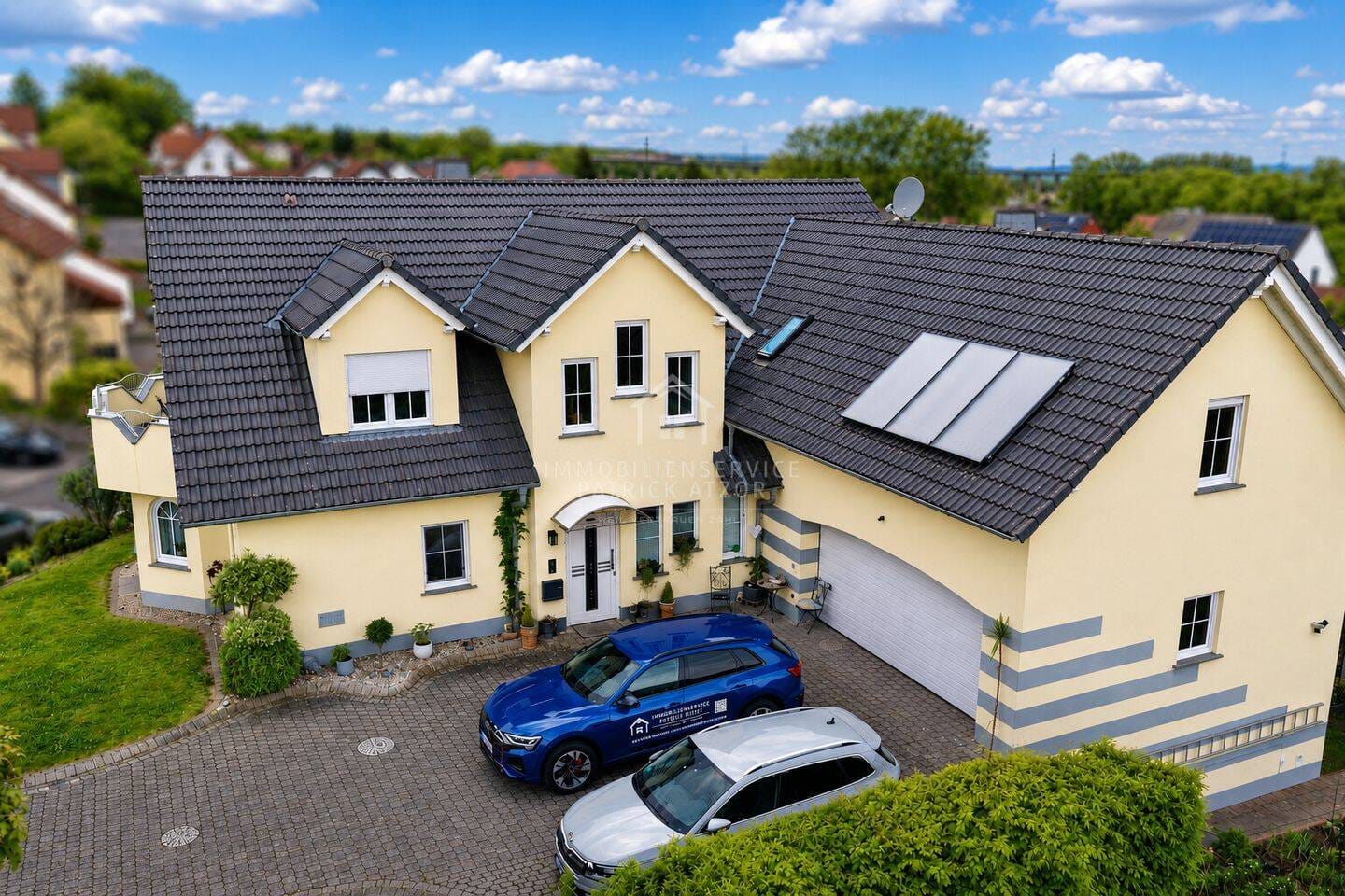 Immobilie in Eichenzell - Umfangreich modernisiertes Zweifamilienhaus mit 3 nutzbaren Einheiten, Terrassen, Balkon und Garage - Bild 0
