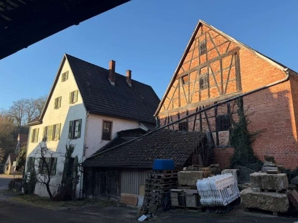 Immobilie in Ammerbuch - Ehemaliges Gasthaus mit Ausbaupotenzial in guter Lage von Ammerbuch-Reusten  - Bild 3