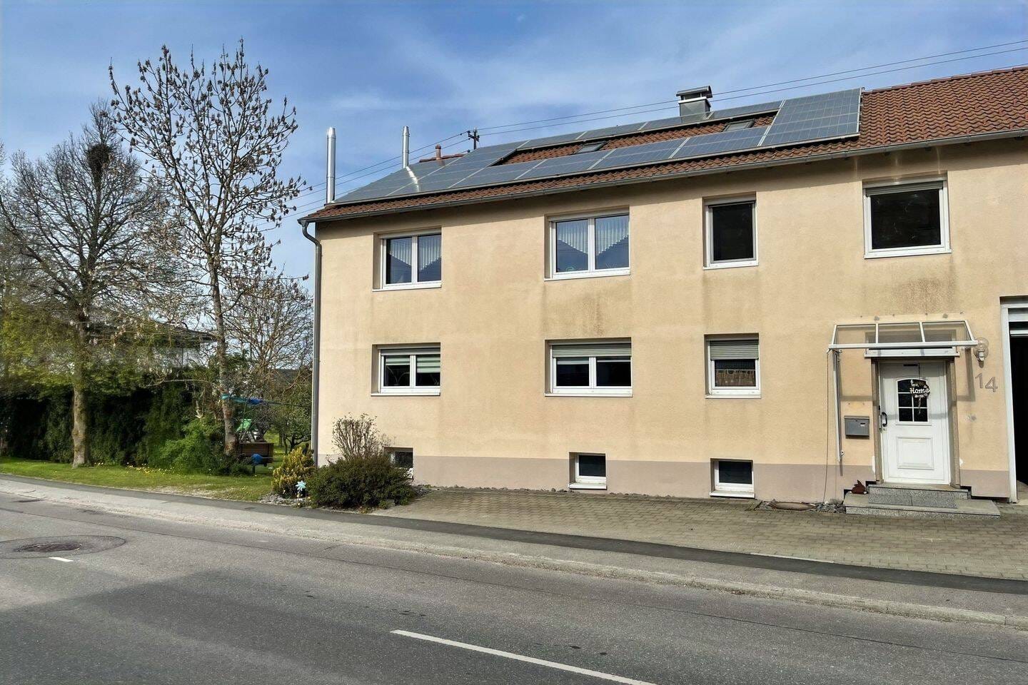 Immobilie in Kolbingen - Zweifamilienhaus am Ortsrand von Kolbingen - Bild 0