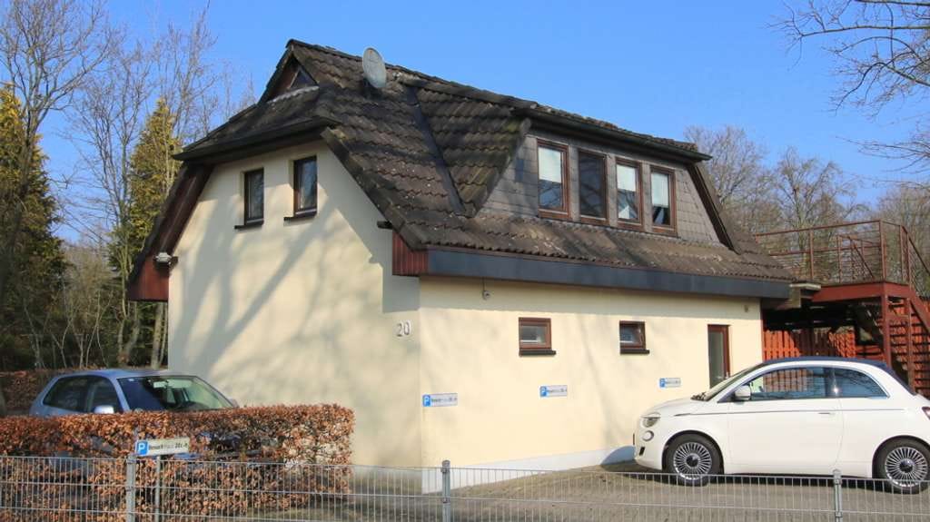 Immobilie in Bad Zwischenahn - 1-Zimmer-Eigentumswohnung mit großer Dachterrasse in ruhiger Lage von Bad Zwischenahn-Specken - Bild 1