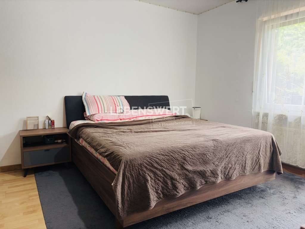 Immobilie in Siegburg - Exklusives Mehrfamilienhaus mit 3 Wohneinheiten und Gemeinschaftsgarten in Siegburg-Kaldauen - Bild 1