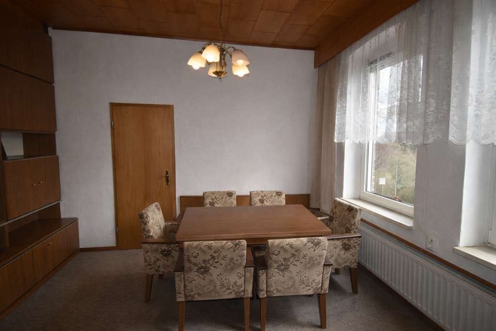 Immobilie in Lutherstadt Eisleben - Reihenhaus mit Potenzial - nutzbar als Ein - bzw. Zweifamilienhaus - Bild 3