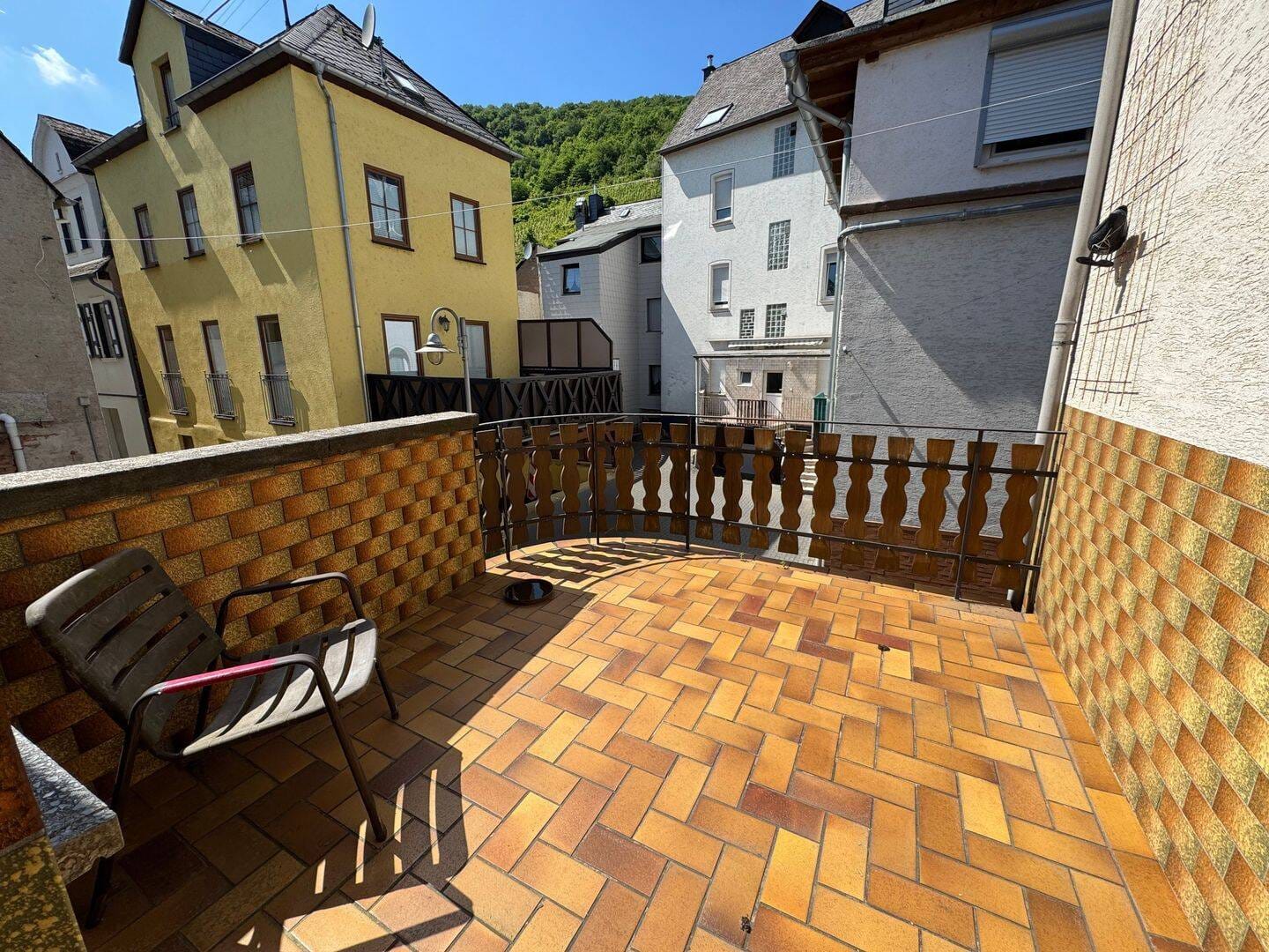 Immobilie in Alf - Großzügiges Einfamilienhaus mit Garten und Garage in Alf - Bild 2