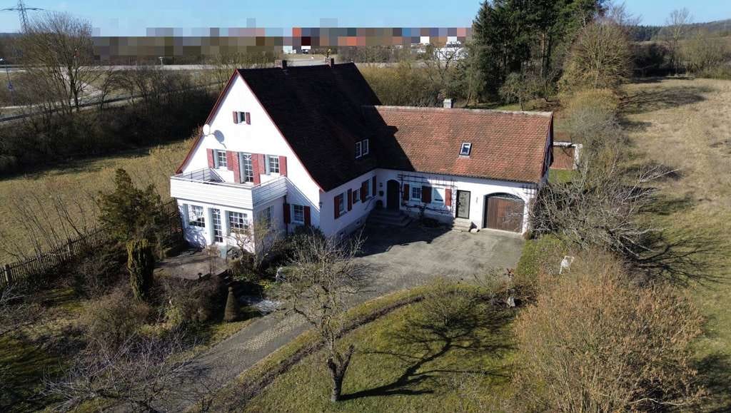 Immobilie in Oberdachstetten - Herrschaftliches Anwesen am Ortsrand auf großzügigem Grundstück - Bild 1