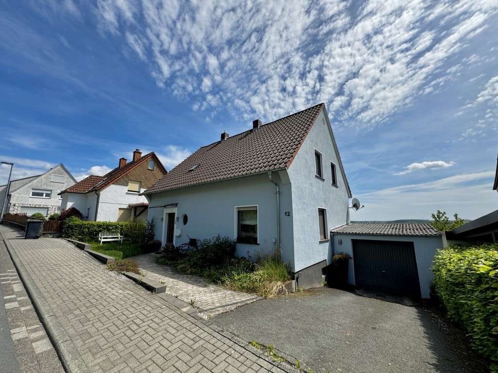 Immobilie in Lahnau - Traumhafter Weitblick inklusive: Ihr neues Zuhause in begehrter Lage von Lahnau - Bild 3