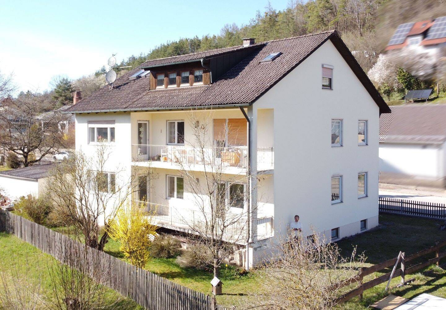 Immobilie in Schmidmühlen - 3-Fam.-Wohnhaus mit Doppelgarage und Garten - Bild 0